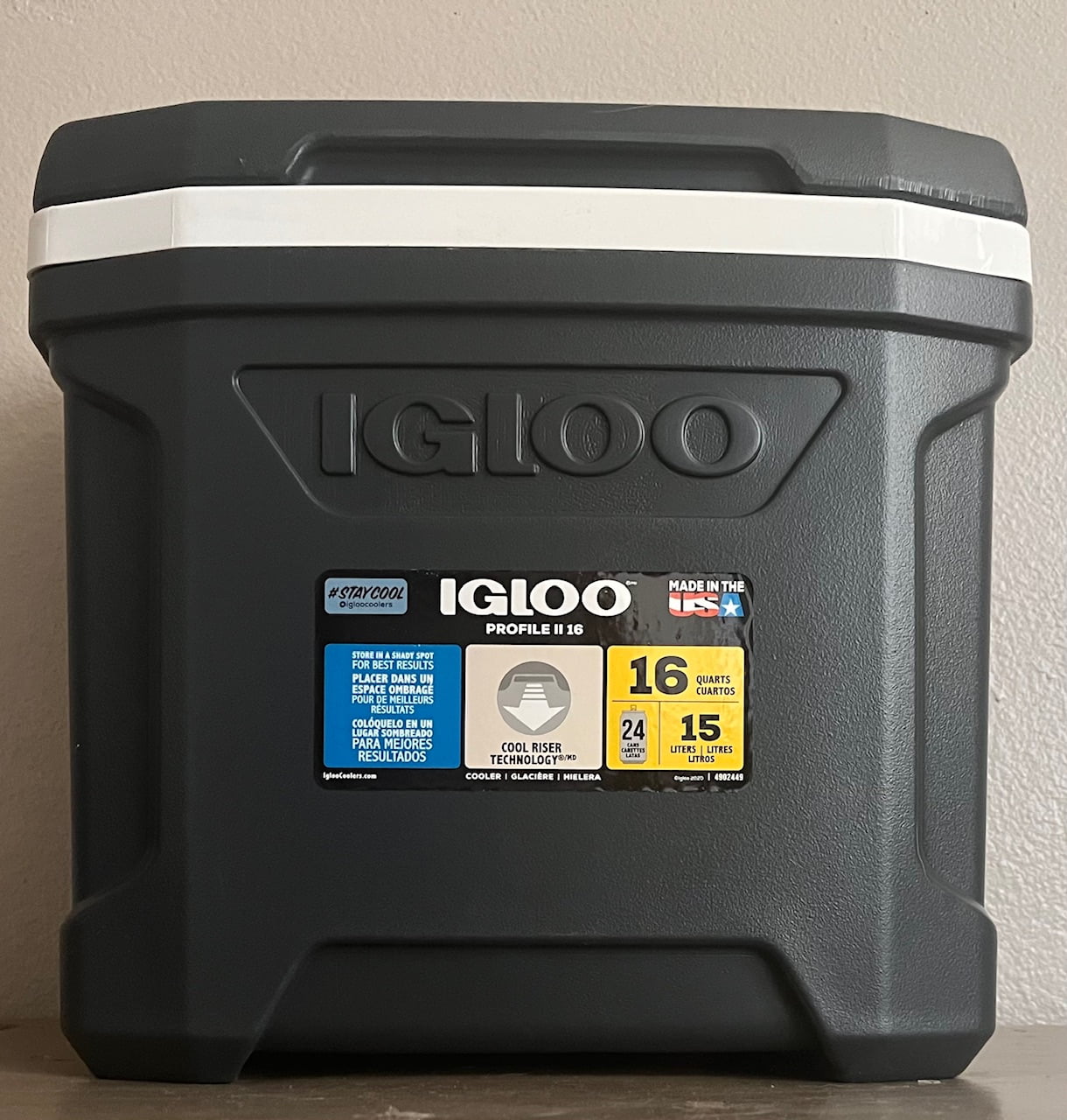 Igloo 16qt Ice Chest Water Cooler with Bail Handle - Jet Carbon