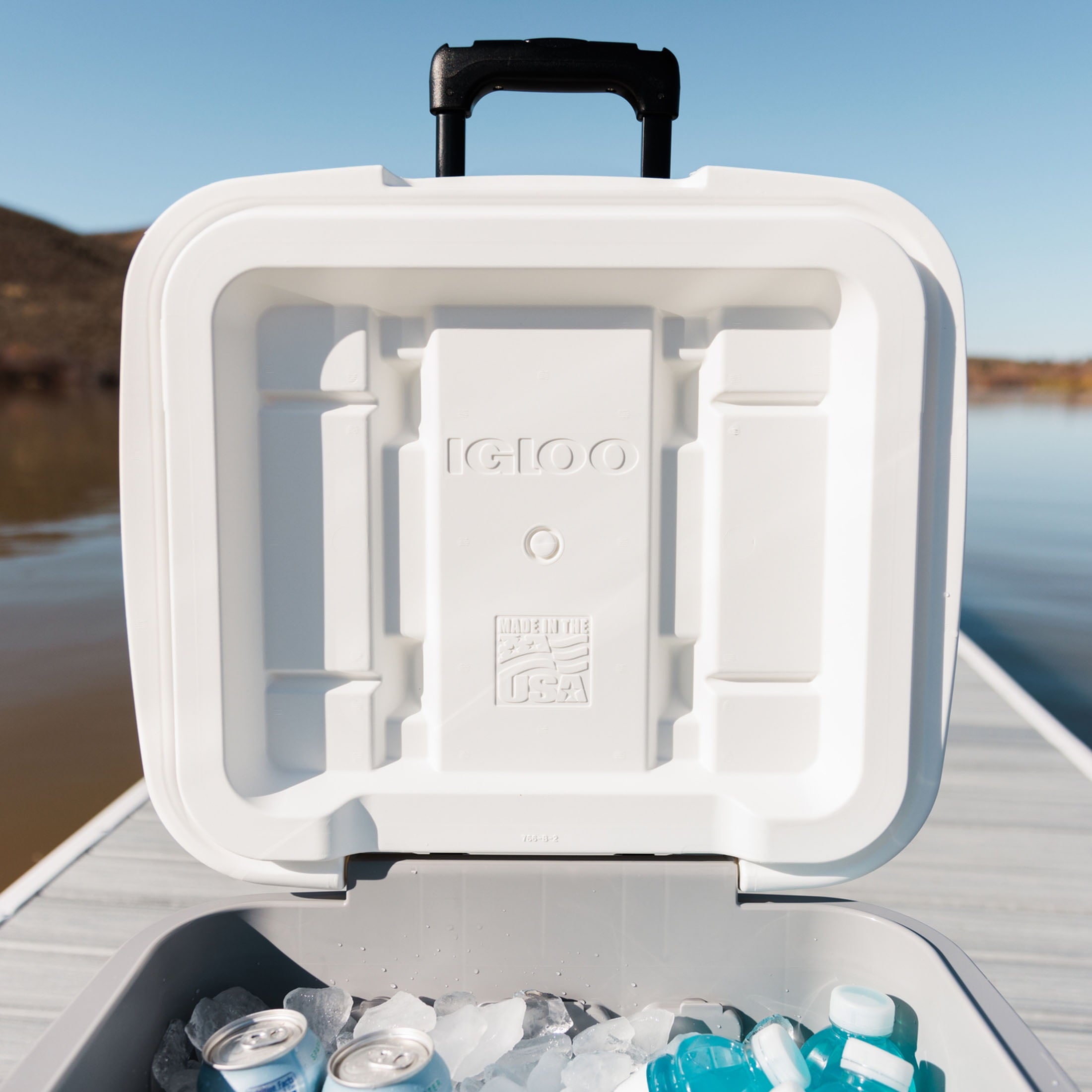 Igloo 60 QT Marine Ice Chest Cooler with Wheels - White