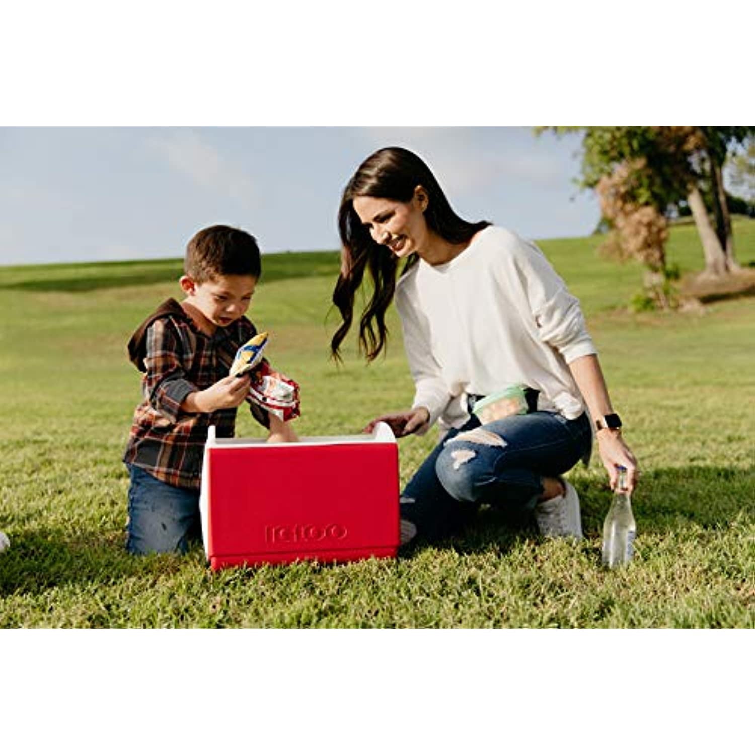 Igloo Red/White - Playmate Pal 7 Quart Personal Sized Cooler, 11.75 x 8.25 x 12-Inch, 7 Qt