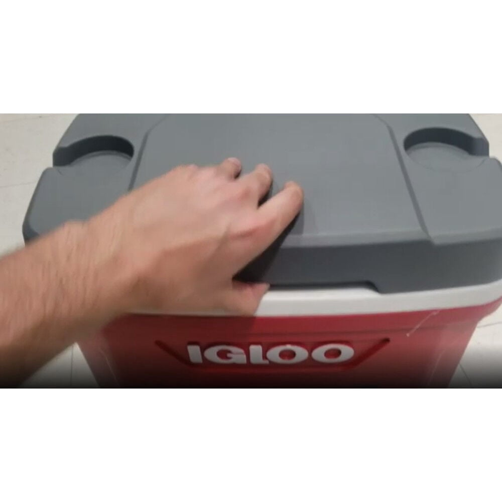 Igloo Latitude 30 QT Cooler Box - Red/Meteorite