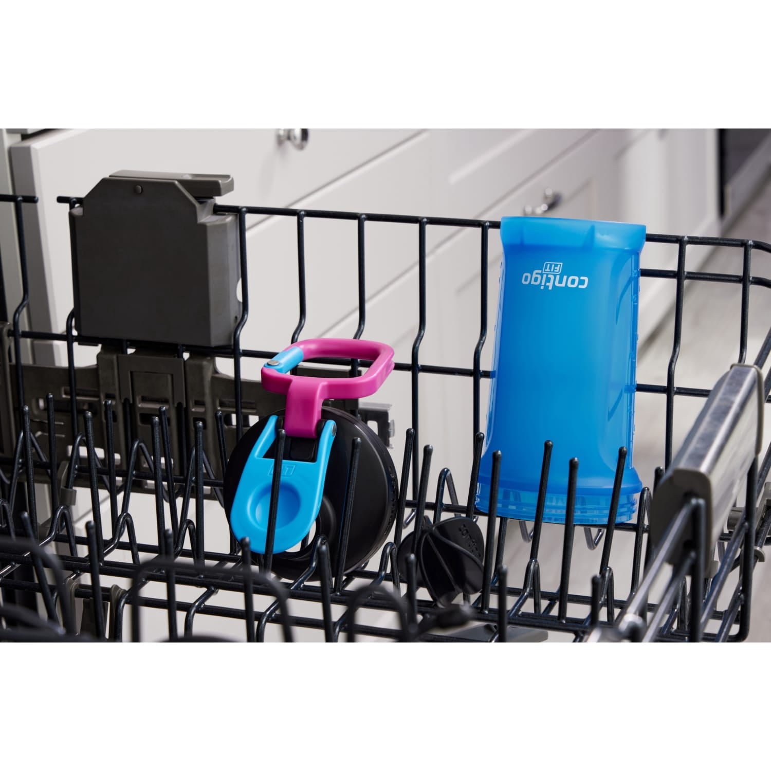 Contigo Fit Plastic Shake & Go 2.0 Shaker Bottle - Blue Poppy, 20 fl oz.